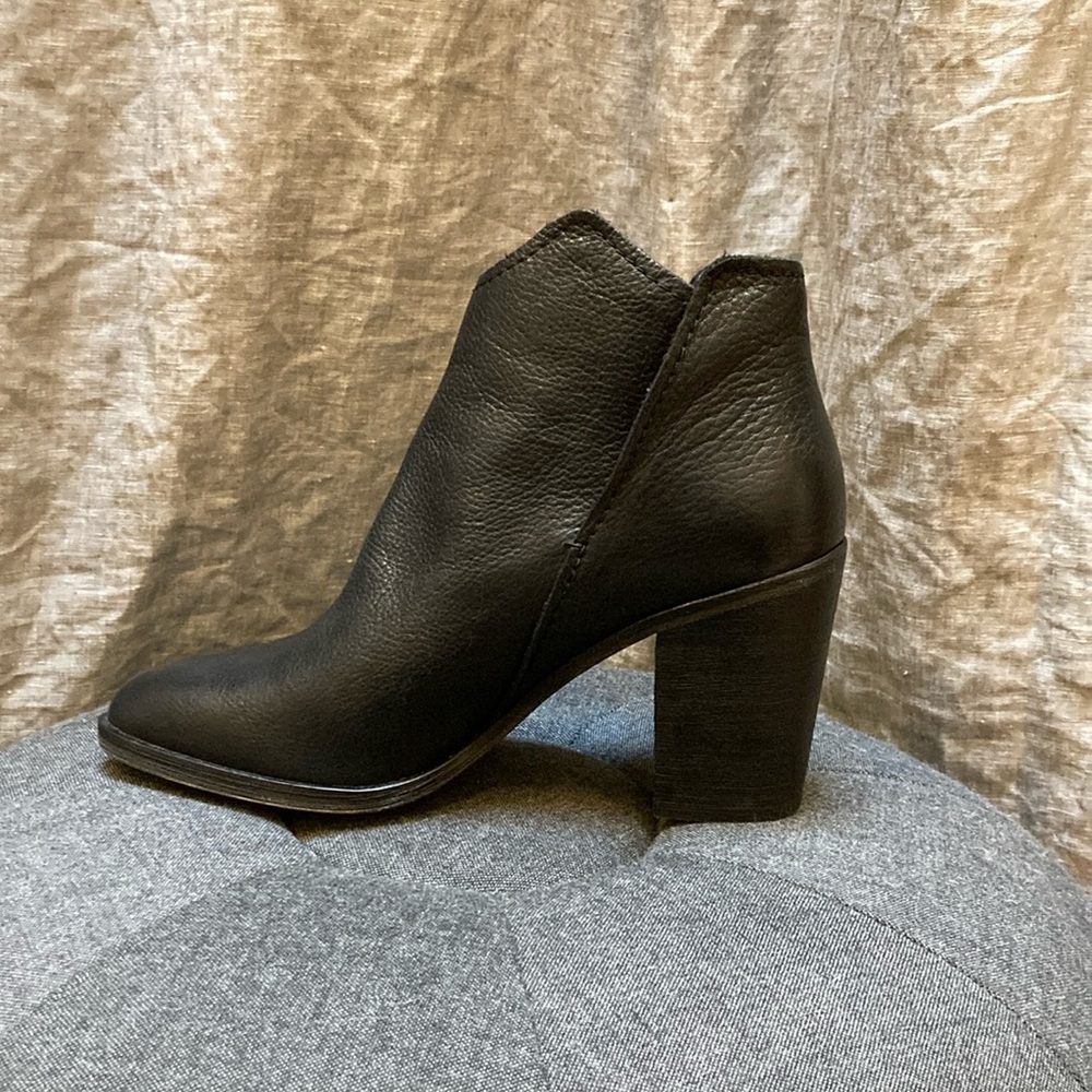 Dolce Vita Black Ankle Boots with Chunky Heel and Slip-On Design